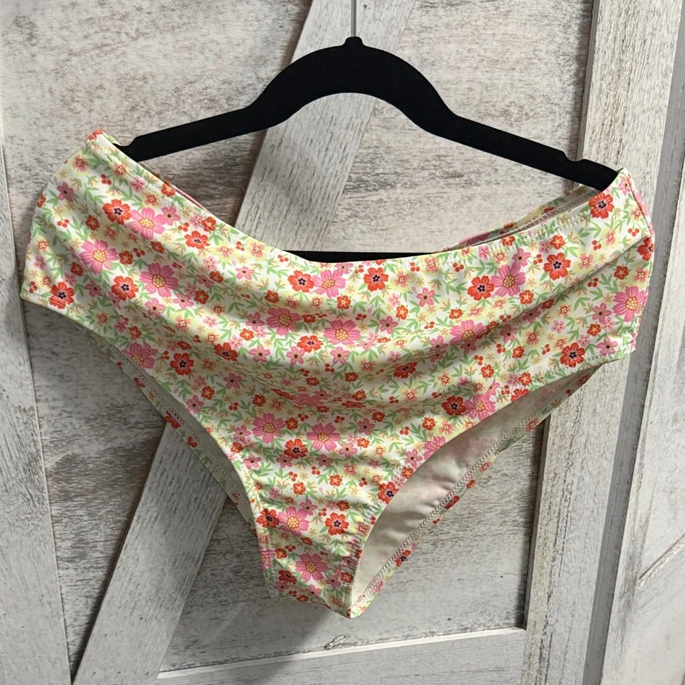 Floral Ruffle Bikini Set - Picture 2 of 12